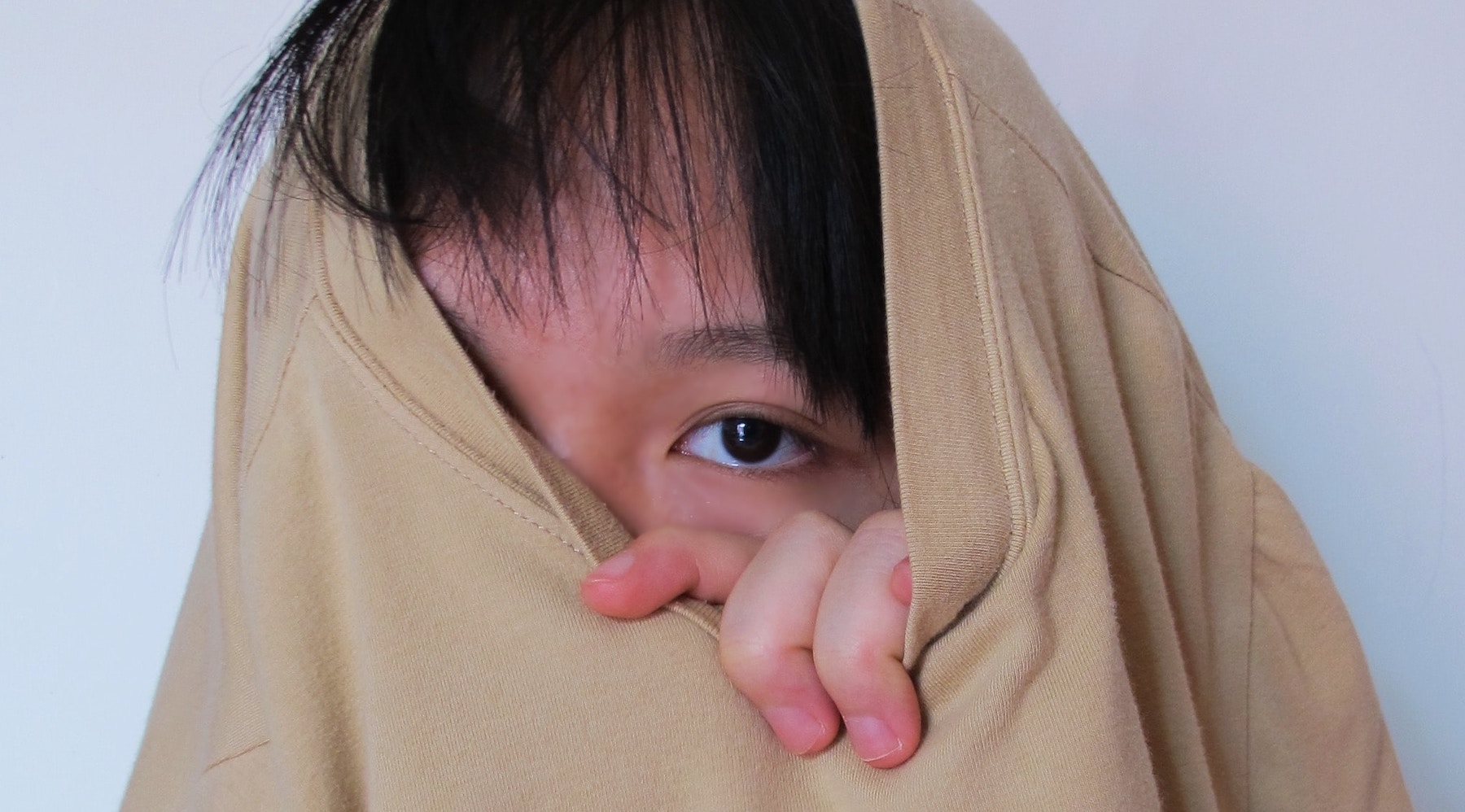 Header: Bettina wirft das Handtuch - abgebrochene Bücher; Bild: Yuan Rong Gong, unsplash